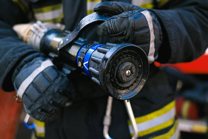 Drie zwaargewonden bij grote woningbrand in Eindhoven
