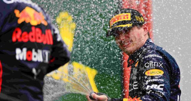 Max Verstappen op podium